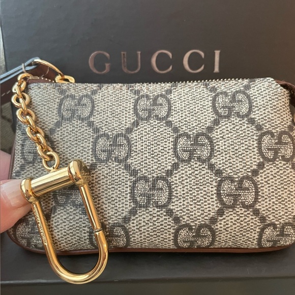 GUCCI Authentic Monogram Key & Card Holder with Box - Picture 1 of 7